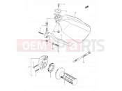 SUZUKI DR350 L (1990) (E03,E28,E33) 37 - RIGHT KNUCKLE COVER